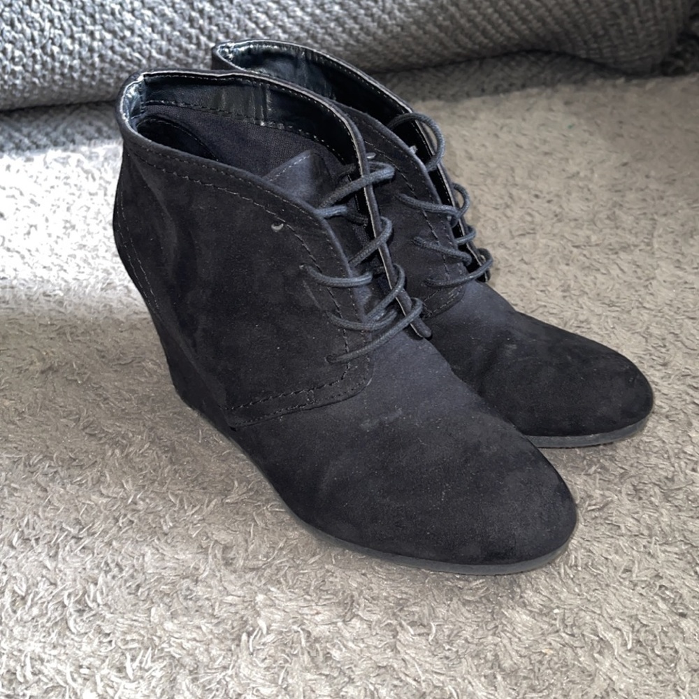 Arizona Wedge Heels
